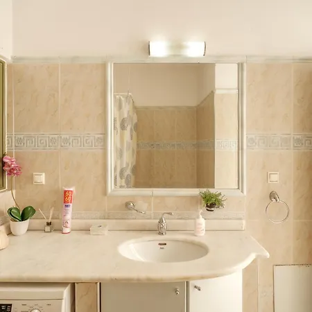 3bd In The Center - Self Check In * Patras