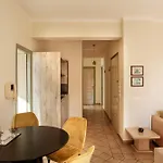 3bd In The Center - Self Check In Patras
