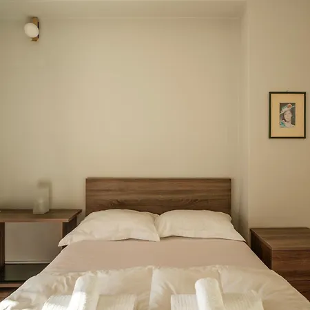 3bd In The Center - Self Check In Patras